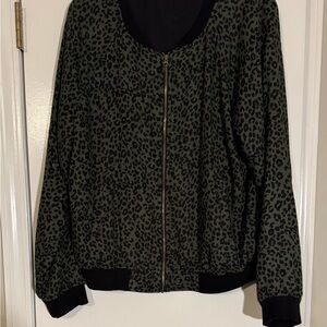 beachlunchlounge Black and Green Leopard Bomber Jacket